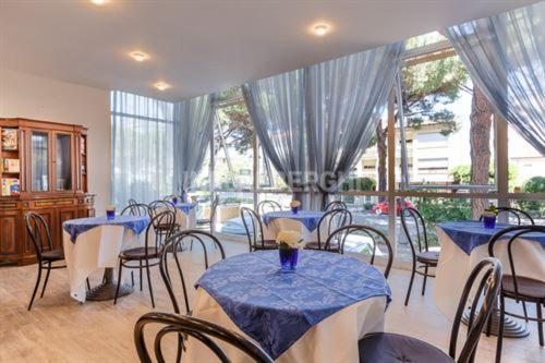 Esperia Boutique Family Hotel Чезенатико Екстериор снимка